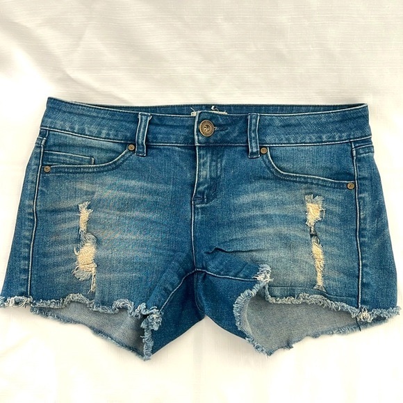 O'Neill Pants - O’NEILL~Denim Shorts~Distressed